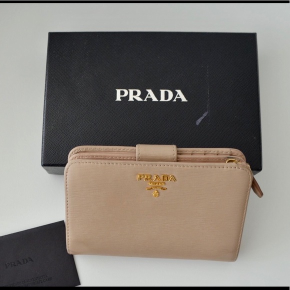 PRADA Vitello Move Wallet - Picture 2 of 5